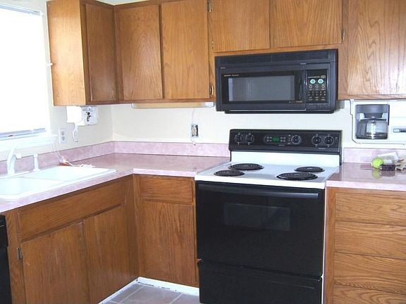 2nd image of 2512 Hidden Village Dr