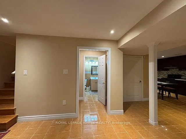 Photo 2 of 10 - 5 Scarboro Ave #LOWER - Toronto, ON Building Photo - 5 Scarboro Ave #LOWER