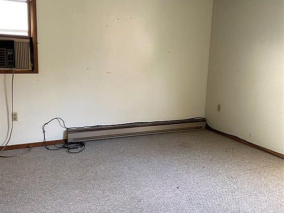 4th image of 300 Princeton St