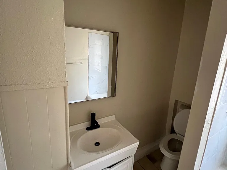 2710 Lenway St — Photo 13