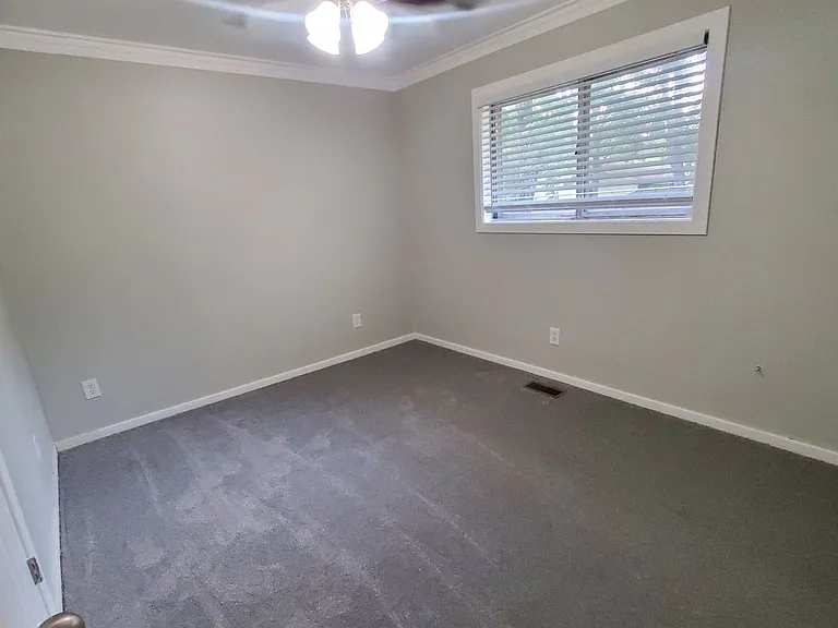 702 Wildwood Ave — Photo 33