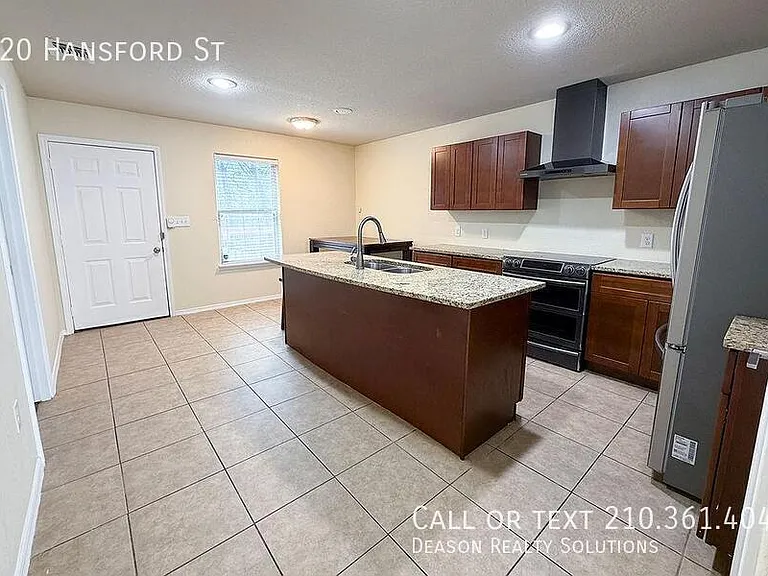 220 Hansford St — Photo 26