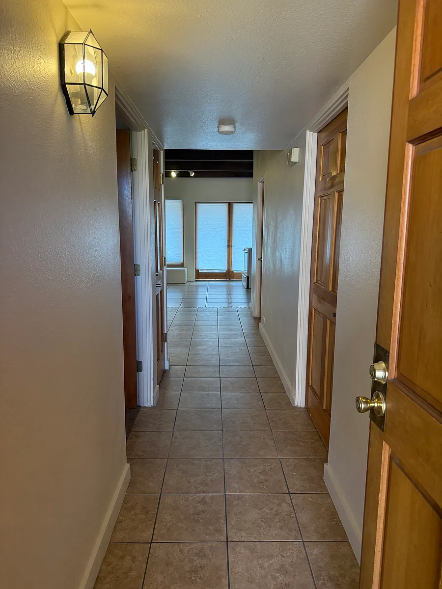 Building Photo - 442 Greg Ave #205