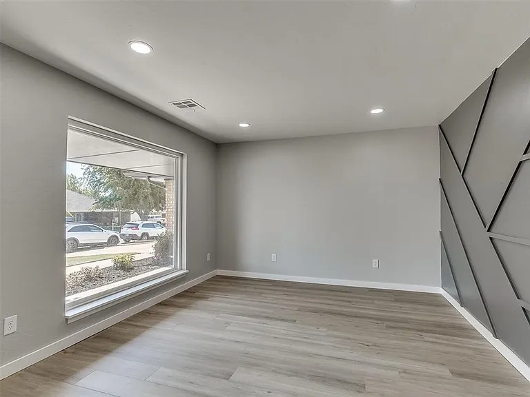 6917 Woodridge Ave — Photo 15