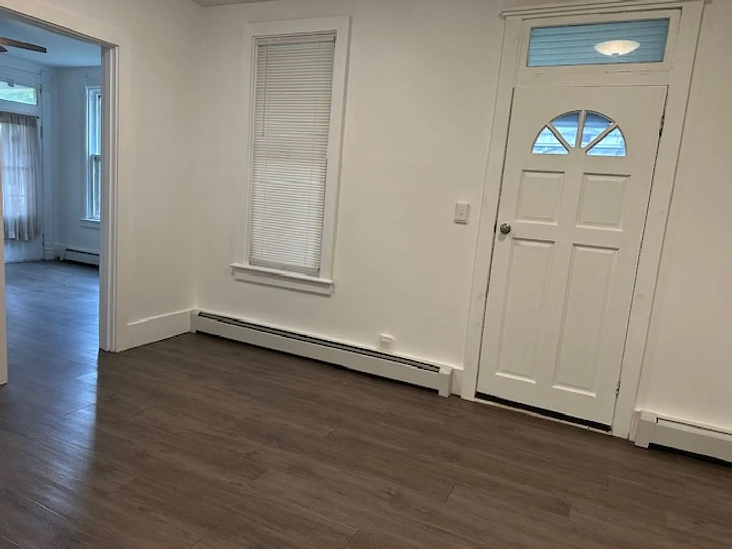 Welcome to this 2-bedroom, 1-bathroom 1st floor apartment in Mechanicsburg, PA, located within th... — Photo 3