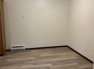 517 E Burnett Rd #8, Island Lake, IL 60042