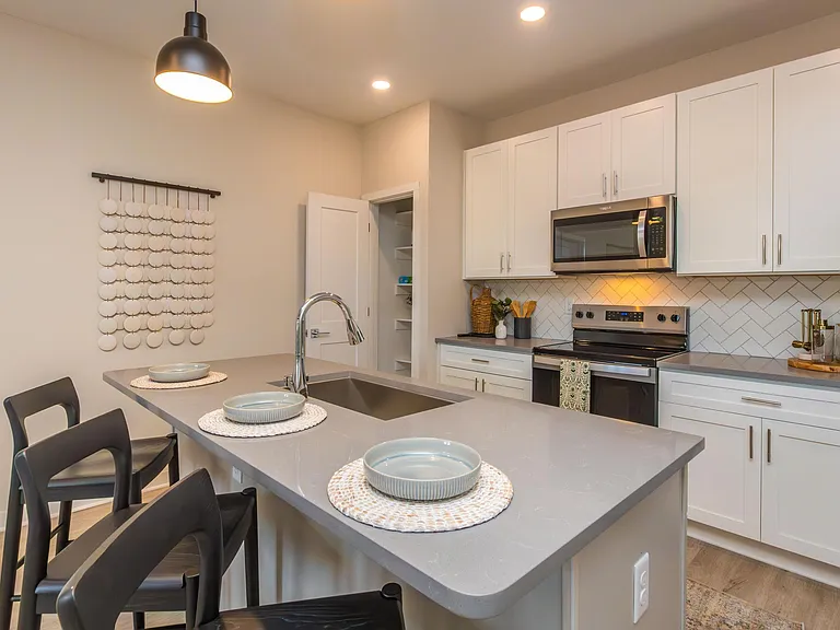 Middle Sound West Apartments — Photo 53