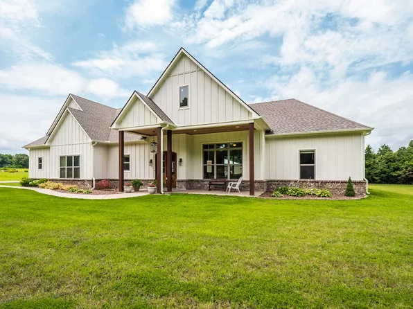 6035 Feathers Chapel Dr, Somerville, TN 38068