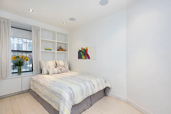 Sold by Compass | media 31