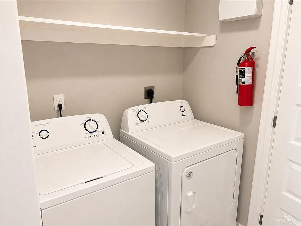 3 bed, 2.0 bath, 1119 sqft, $12,000 — Photo 3