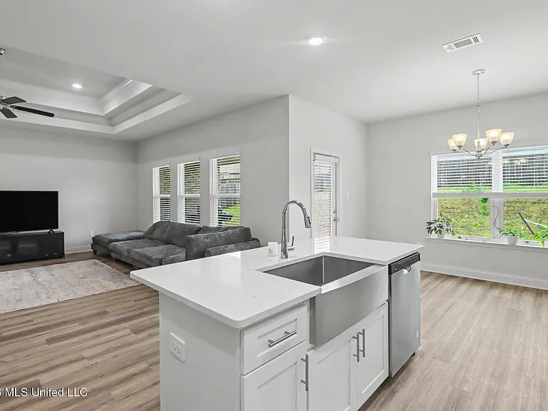 4981 Fern Dr — Photo 7