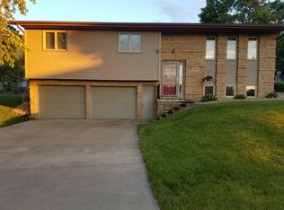 2979 Summer Dr, Asbury, IA 52002