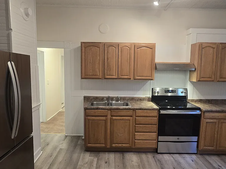 81 W Main St — Photo 13