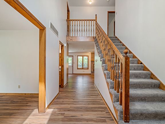2nd image of 912 Park Ave