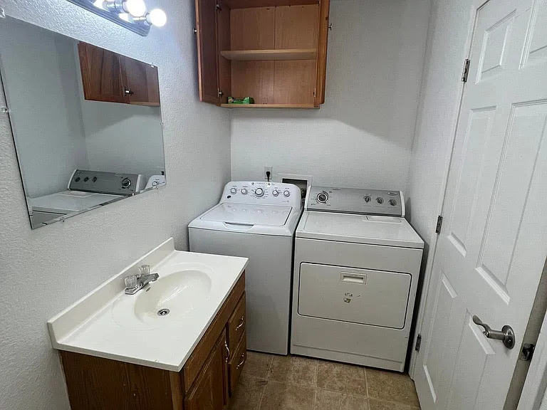 530 Carin Pl #1 — Photo 7