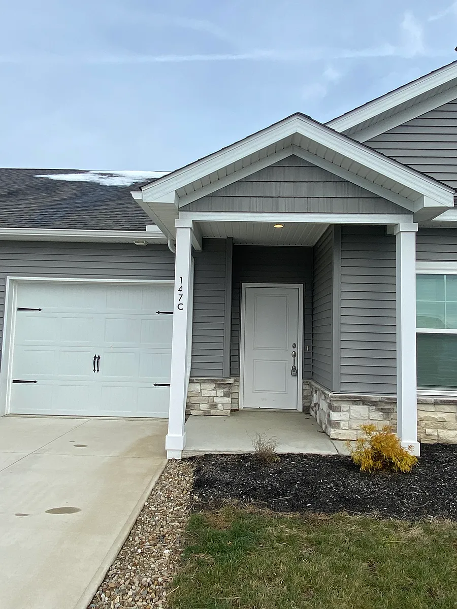 Building Photo - Cedar Creek Cove