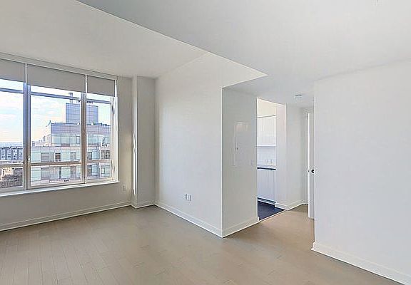 3rd image of 45 Hoyt St APT 24H