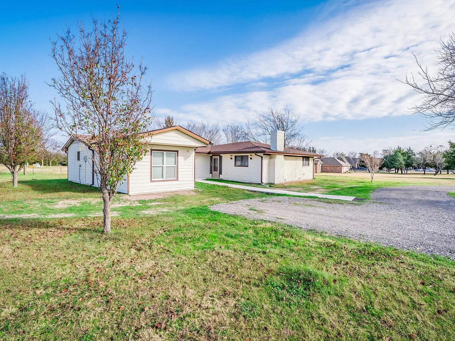 3 bed, 1858 sqft, $1,800 — Photo 2