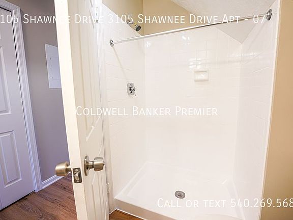 3rd image of 3105 Shawnee Dr #7