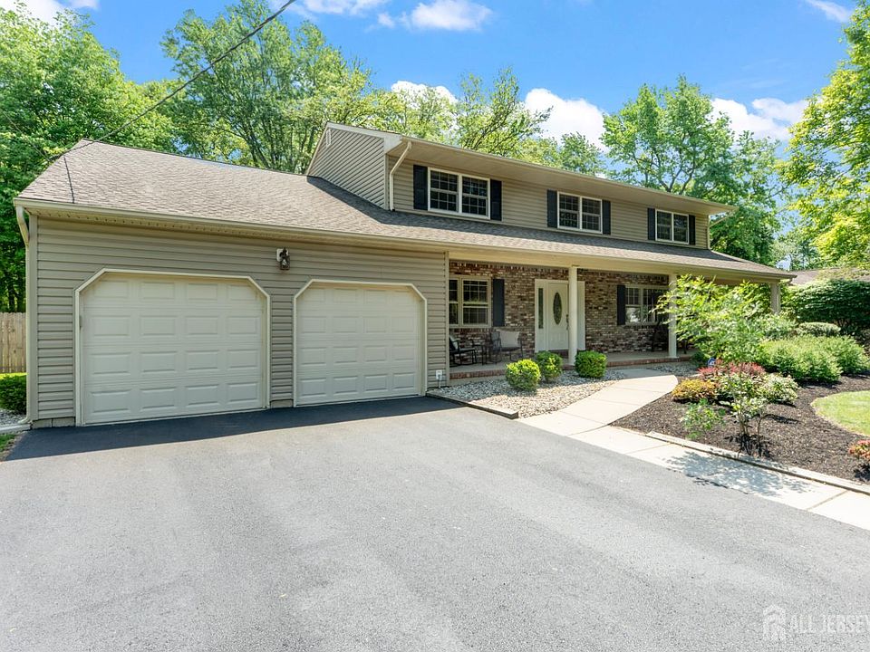 1st image of 184 Fern Rd