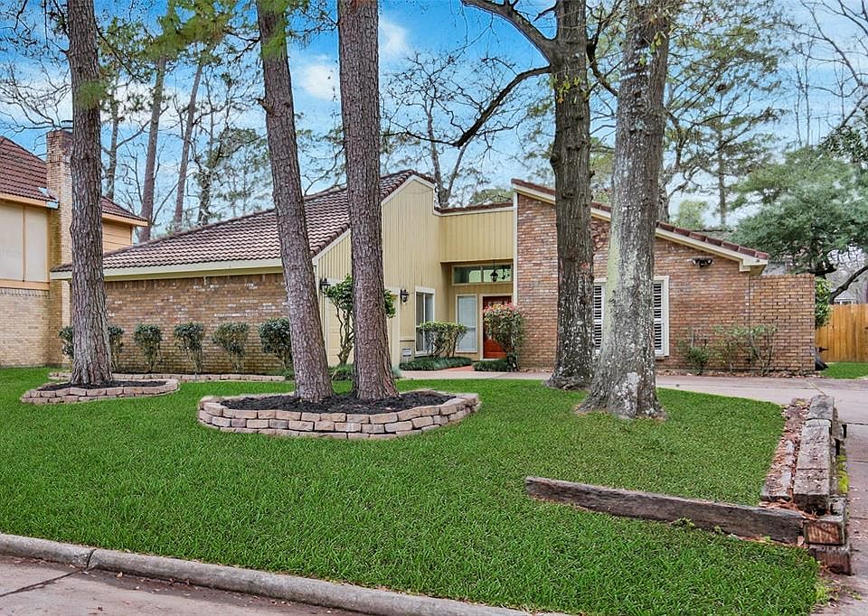1st image of 3315 Knoll Manor Dr