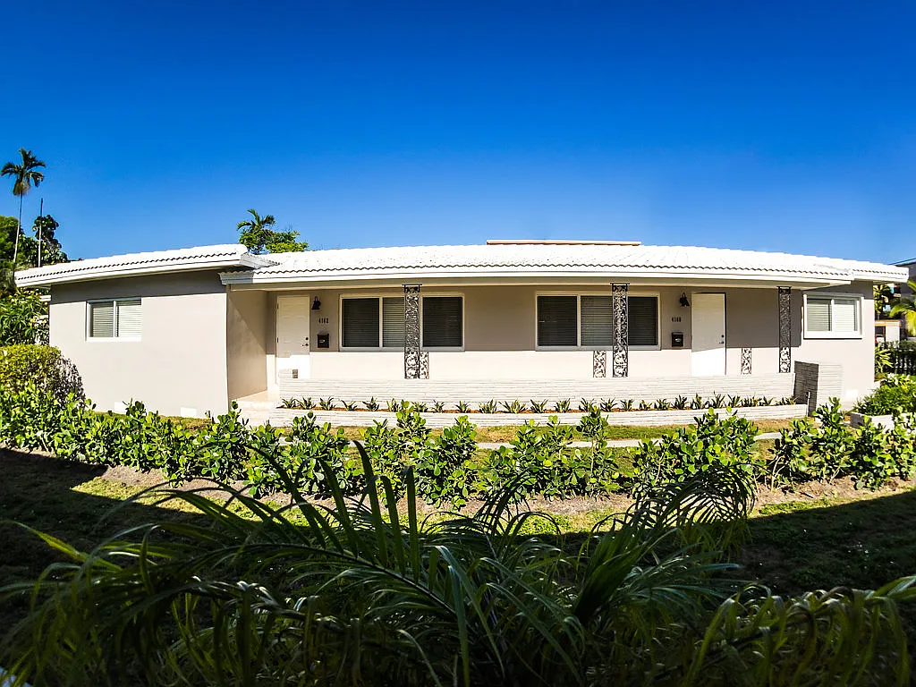 2 bed, 1200 sqft, $3,195 — Photo 2