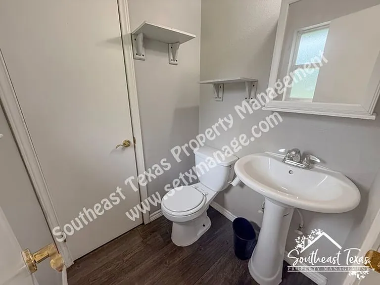 290 Beach St — Photo 7