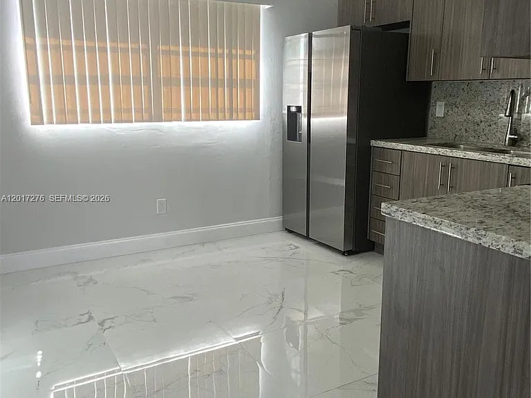 852 NW 8th St #852 — Photo 2