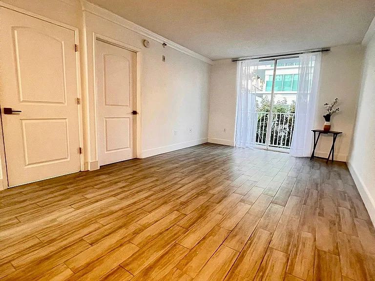 126 SW 17th Rd #405 — Photo 3