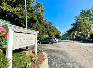 392 S Main St APT 71, Providence, RI 02903