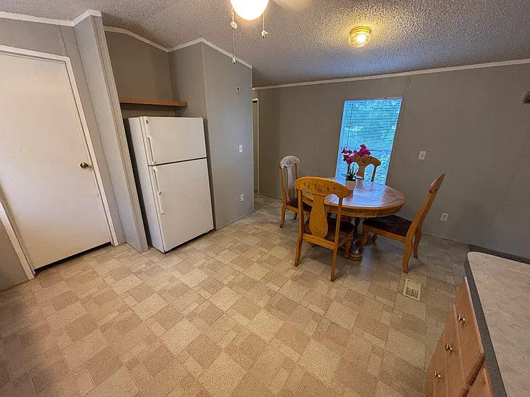 439 Harbour Way — Photo 5