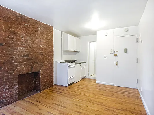 Rented by City Connections Realty | media 1