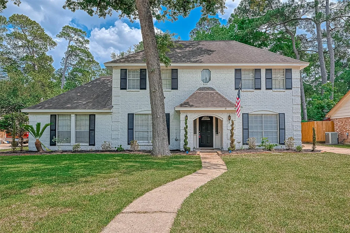 Photo 1 of 36 - 711 Lodgehill Ln - Houston, TX Primary Photo - 711 Lodgehill Ln