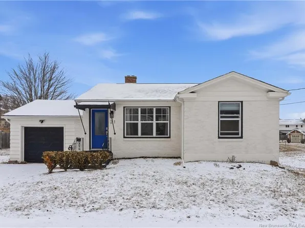 21 Kenmore Dr, Moncton, NB E1A 4J7