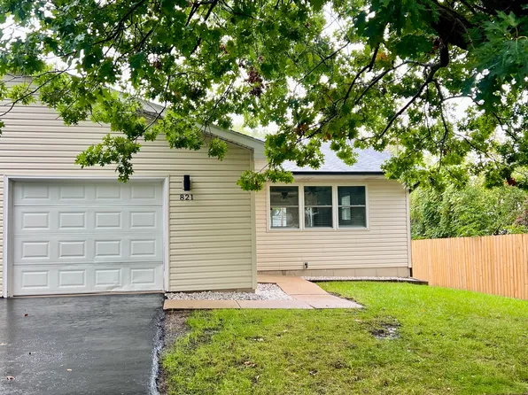 821 Belle Plaine Ave, Gurnee, IL 60031