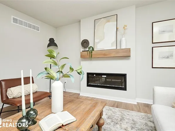 651 Pine Ave, Norwalk, IA 50211