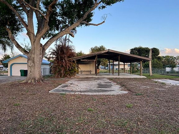 3rd image of 3122 SE 34th Ave