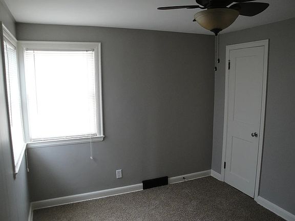3rd image of 1335 School Ave