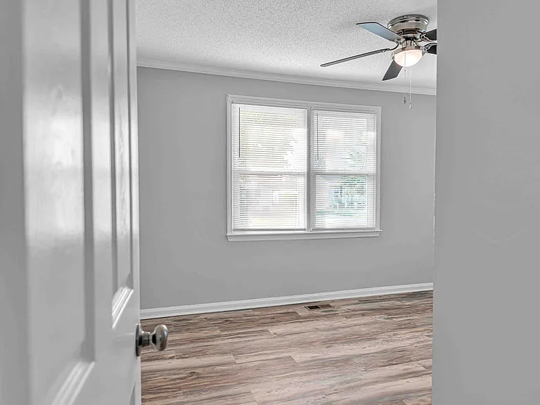 322 Starling St #1 — Photo 13
