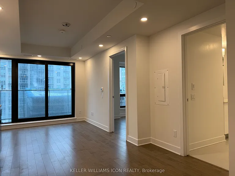 180 George St #2109 — Photo 7