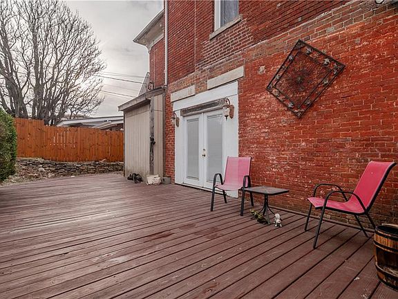 4th image of 605 Atchison St