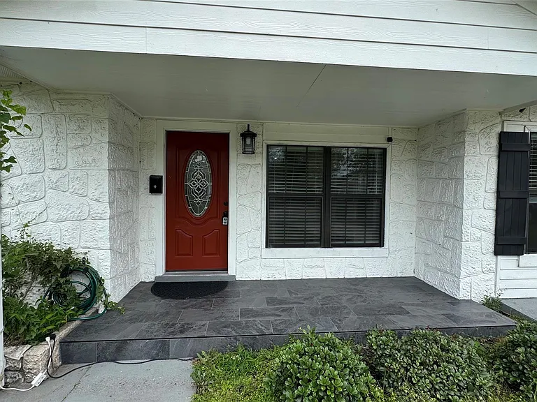 221 Hyta St — Photo 31