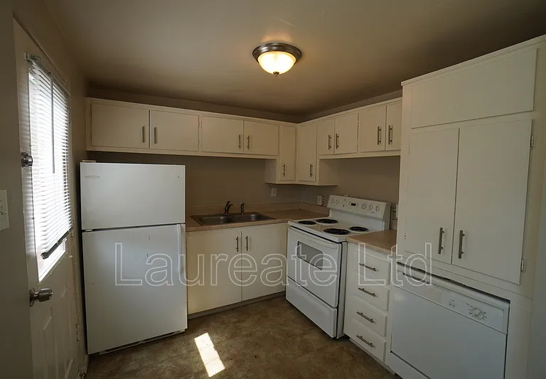 679 Miller Ct — Photo 6