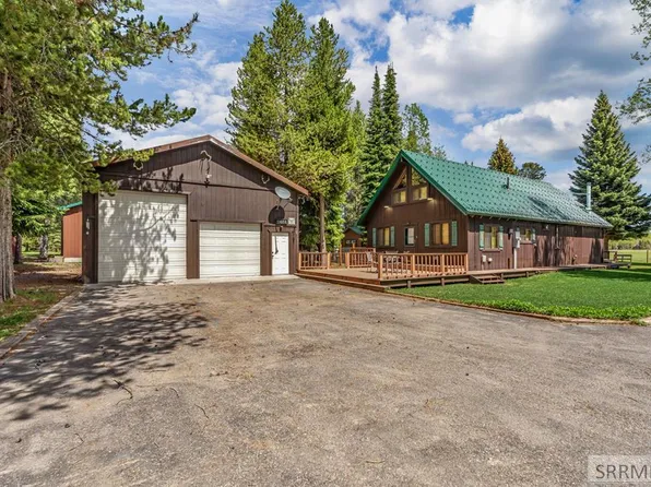 4013 Muskrat Rd, Island Park, ID 83429