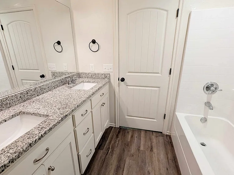 425 Chalk Hill Ct — Photo 12