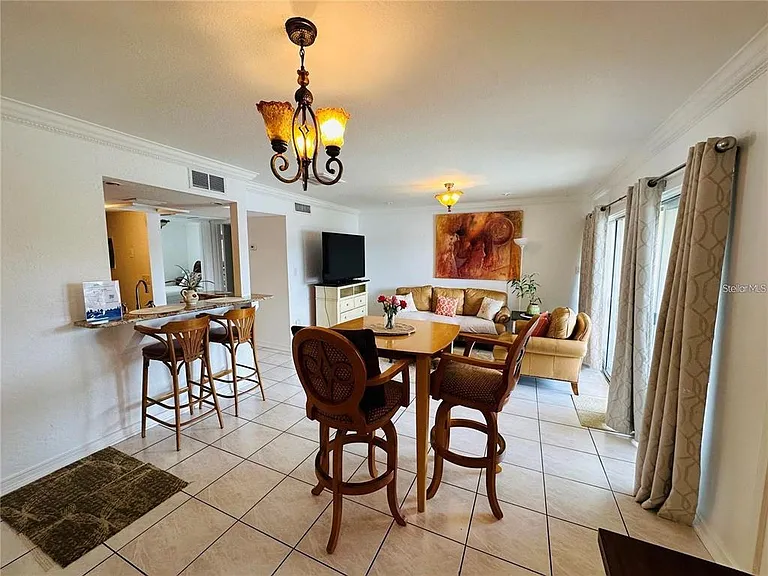 614 Orange Dr #200 — Photo 2