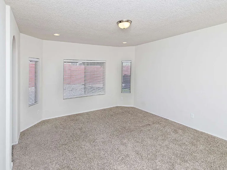 817 Palo Alto Dr NE — Photo 12