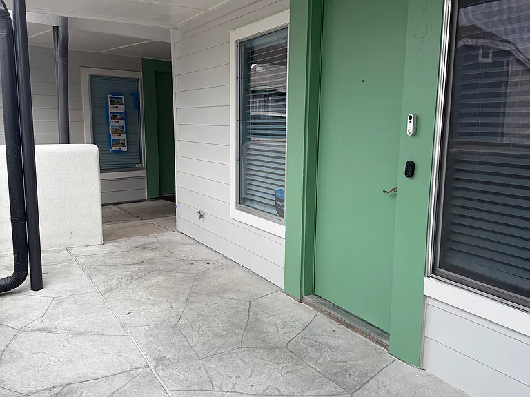 2200 Dickson Dr #101 — Photo 3