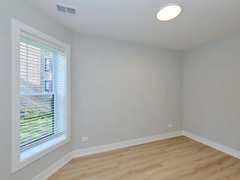 2127 S Marshall Blvd #1 — Photo 15