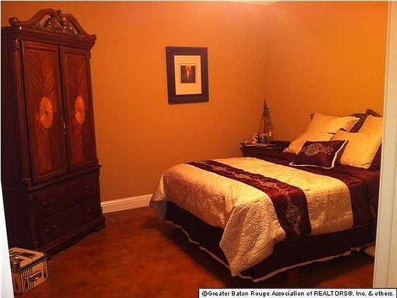 4th image of 13521 Rose Dr